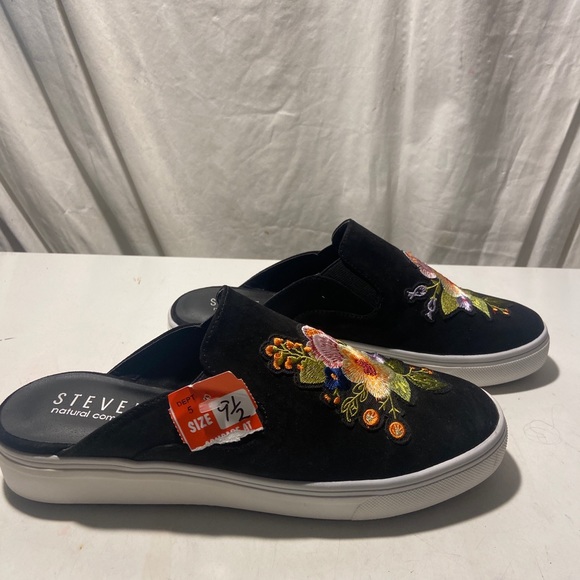 Steven natural comfort black floral fabric slide ons 9.5 NWT - Picture 2 of 6